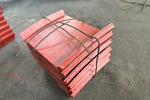 高铬堆焊耐磨复合钢板 高铬堆焊耐磨复合钢板