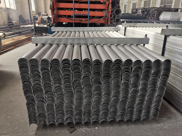 低再区域直管段防磨瓦