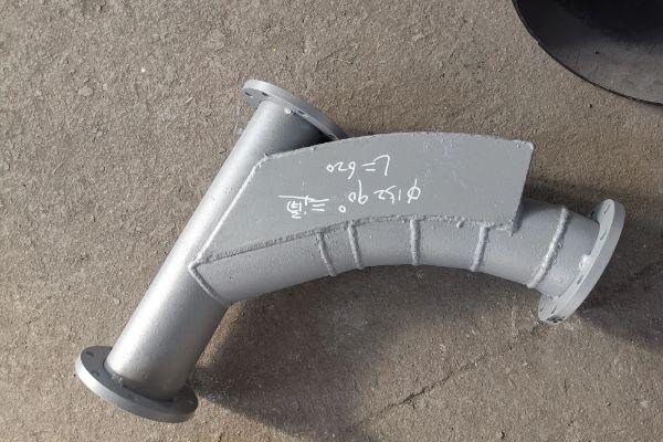 90&deg;双金属复合耐磨带背包弯头φ180